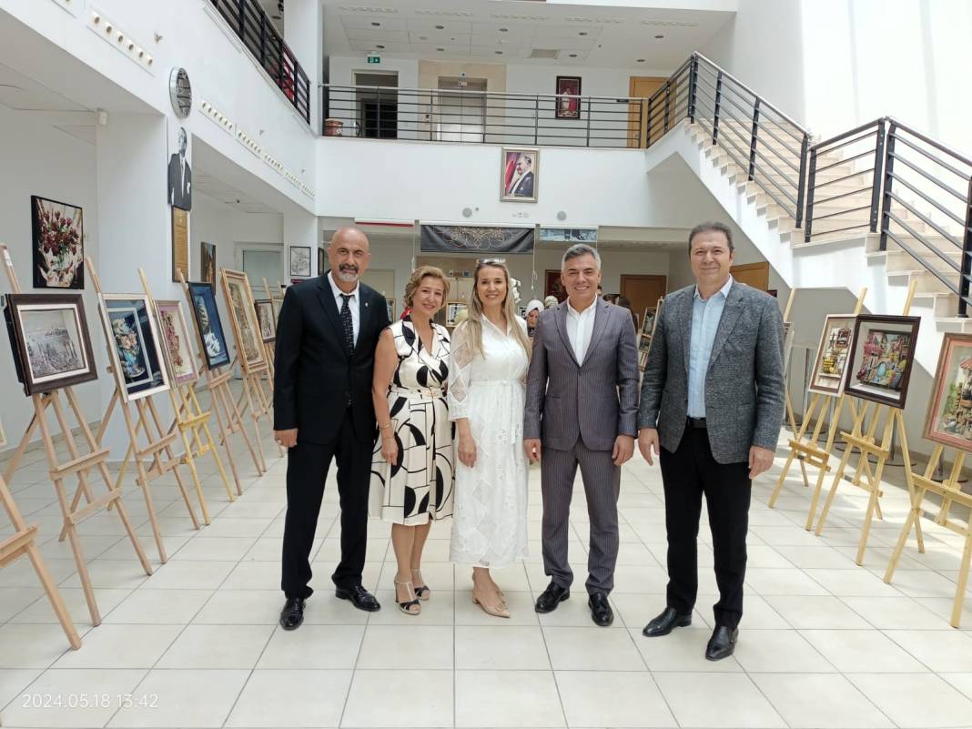 Oğlu anısına sergi açtı 1